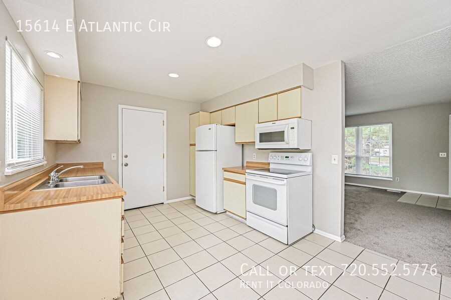 15614 E Atlantic Cir - Photo 5 of 24