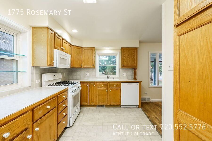 1775 Rosemary St - Photo 4 of 27