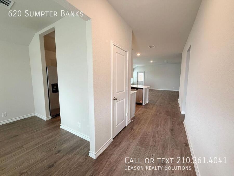 620 Sumpter Banks - Photo 5 of 34