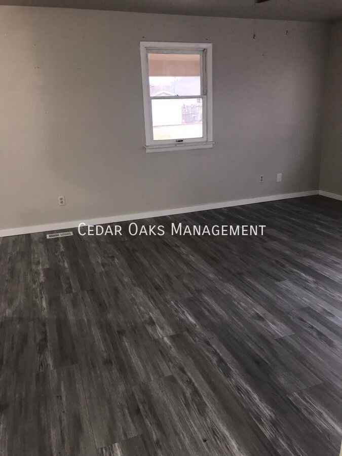 321 S Neal St #2 - Photo 4 of 15