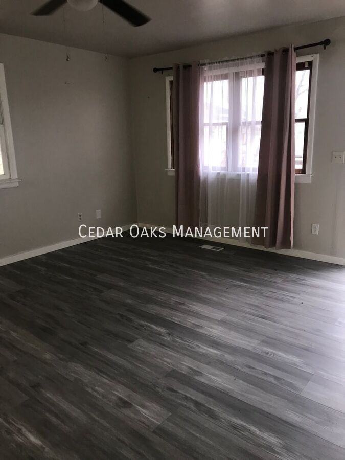 321 S Neal St #2 - Photo 5 of 15