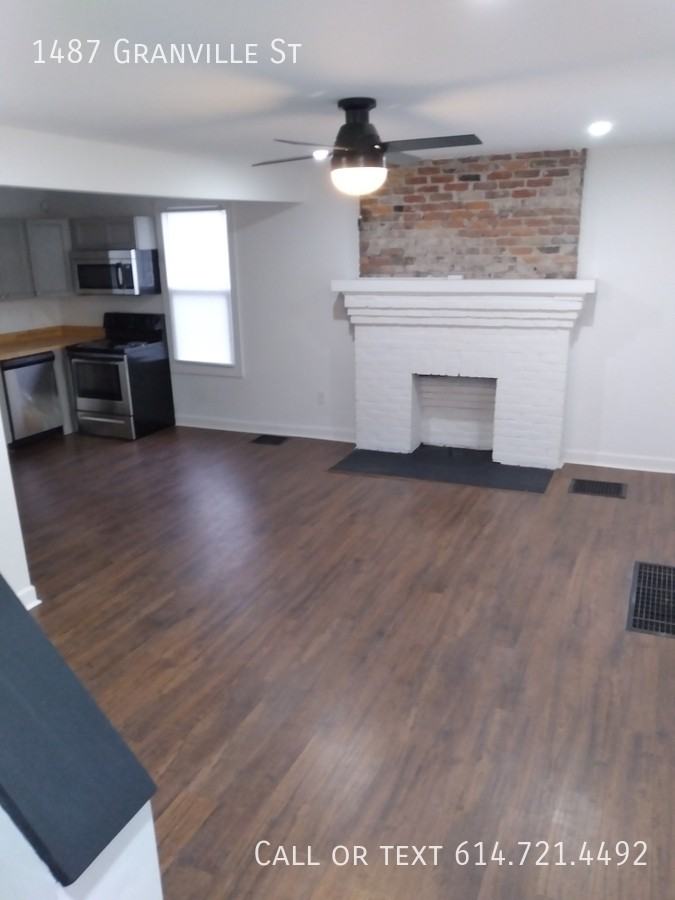 1487 Granville St - Photo 4 of 30