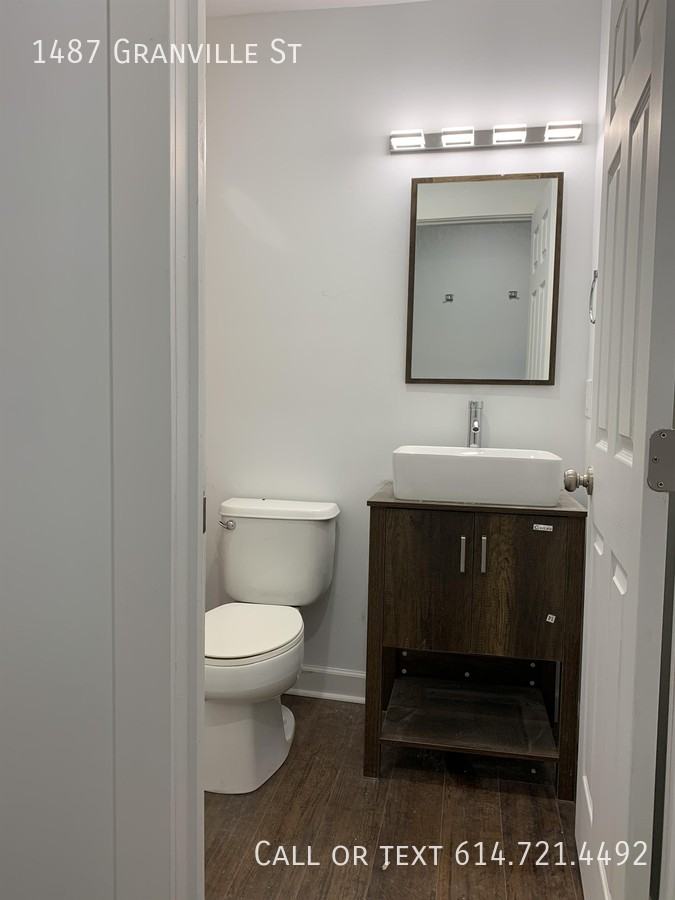 1487 Granville St - Photo 5 of 30