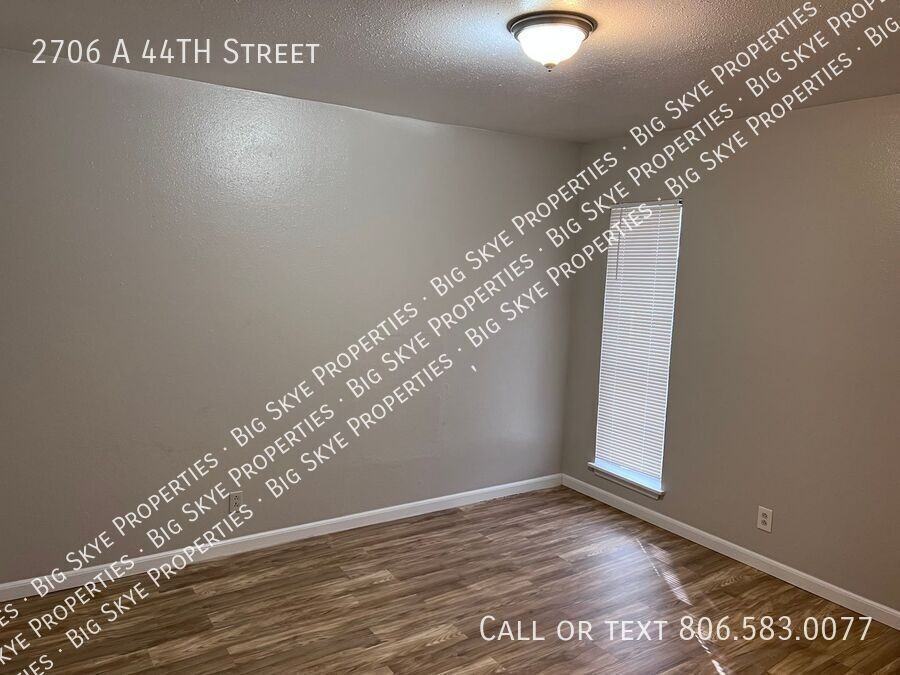 2706 44th St - Photo 5 of 9