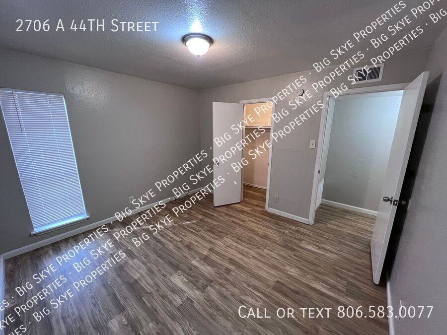 2706 44th St - Photo 6 of 9