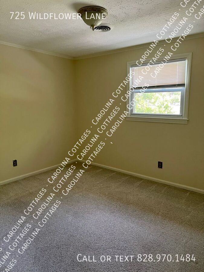 725 Wildflower Ln - Photo 6 of 17