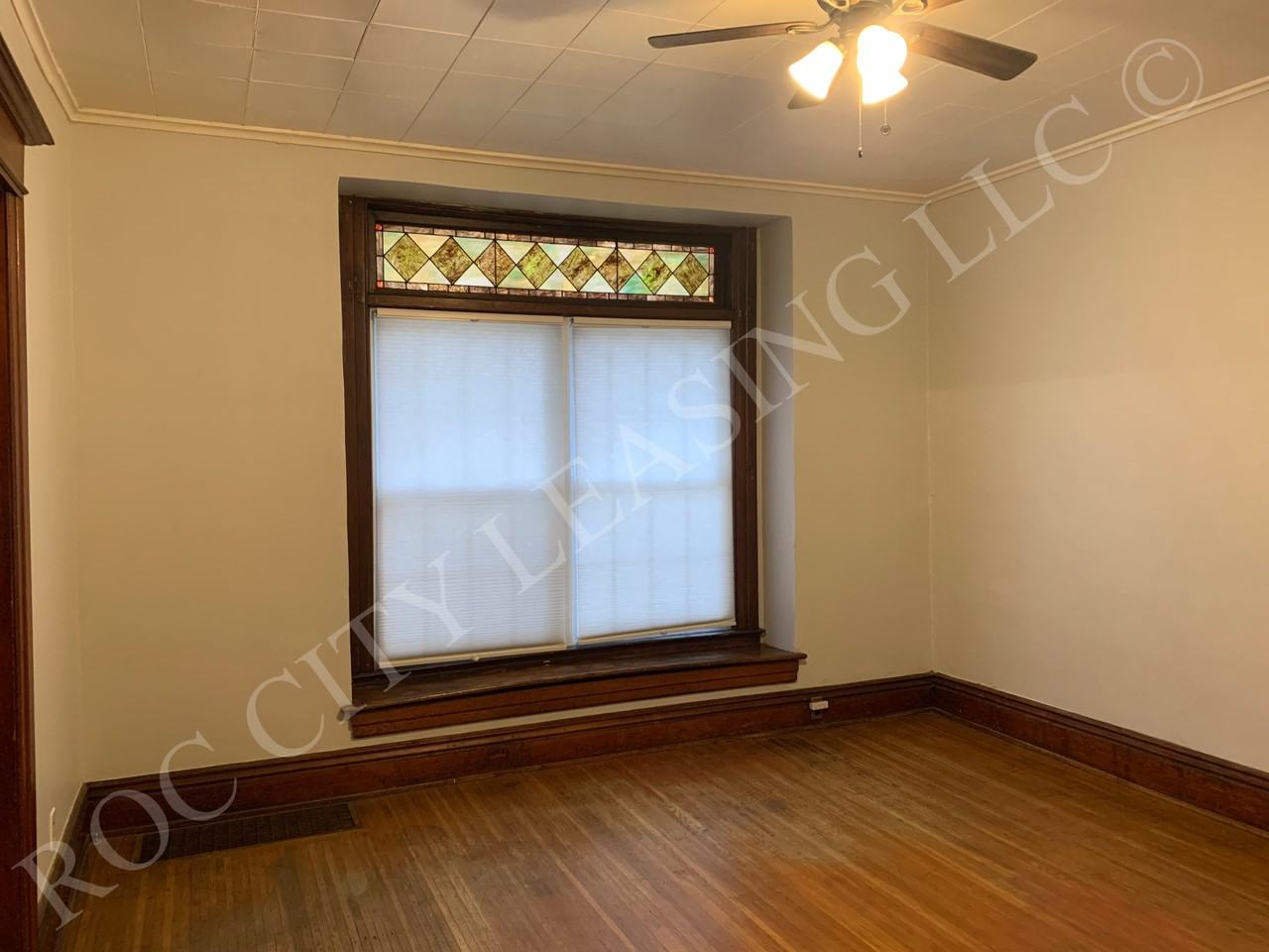 1079 Monroe Ave - Photo 5 of 14