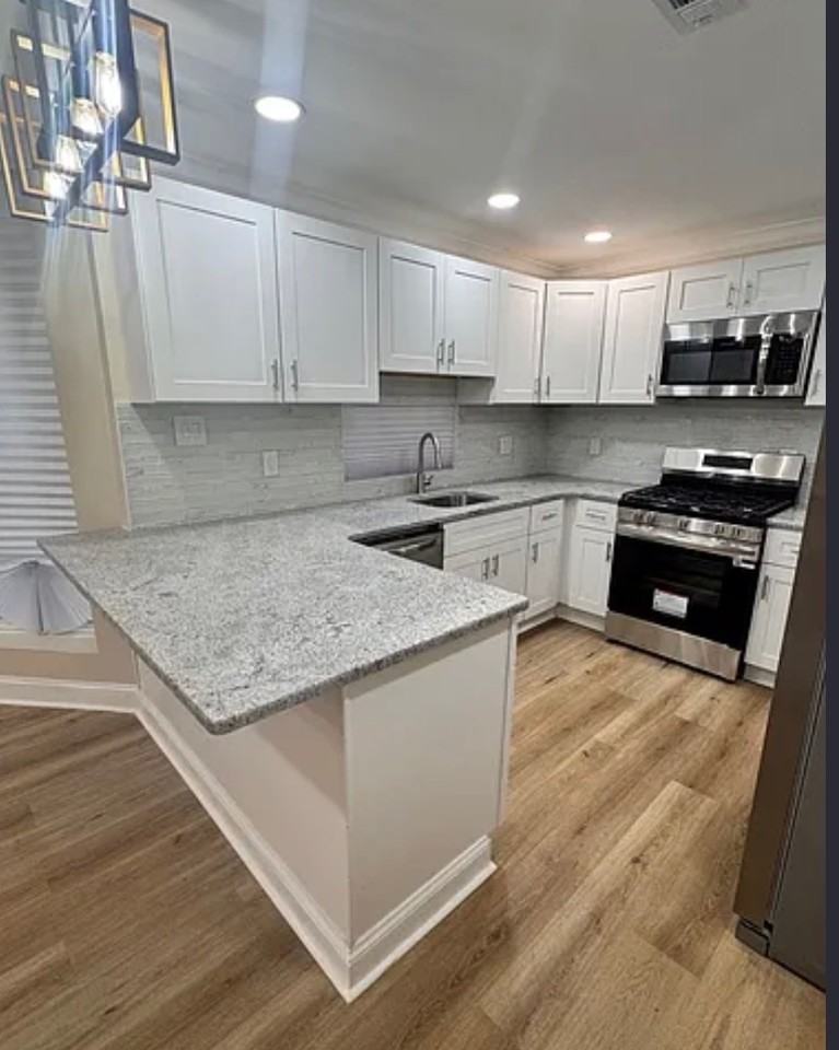 5751 Walton Ave - Photo 4 of 19