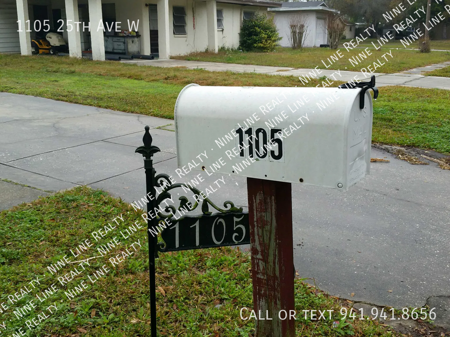 1105 25th Ave W - Photo 3 of 5