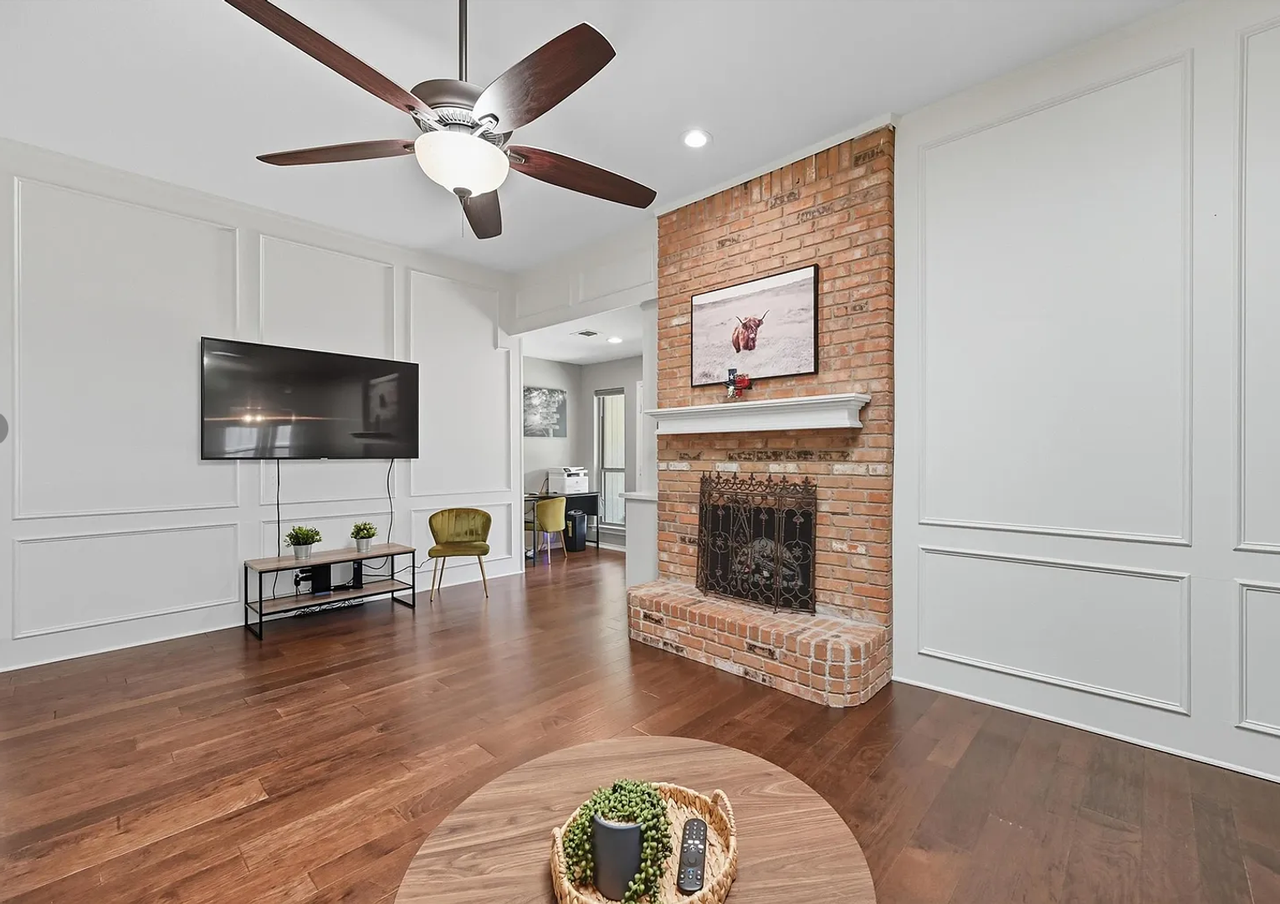 2707 Edinboro Dr - Photo 5 of 28