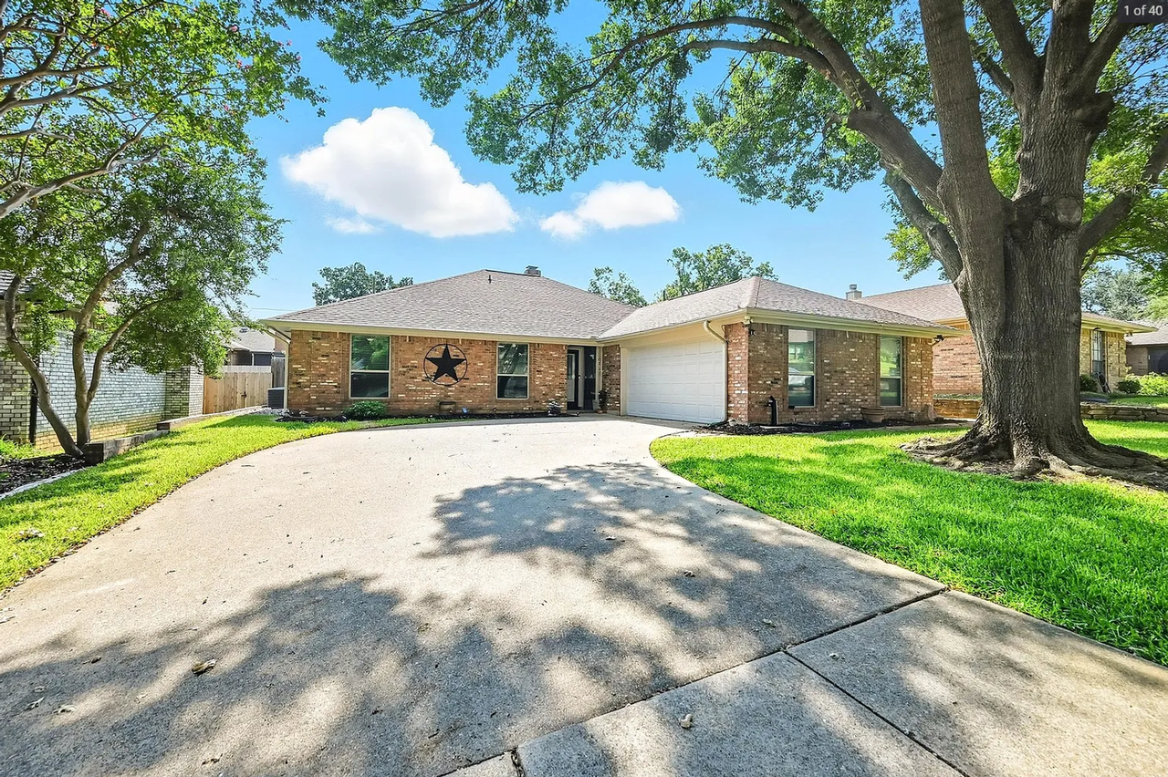 2707 Edinboro Dr - Photo 7 of 28