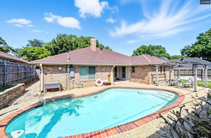 featured image of 2707 Edinboro Dr