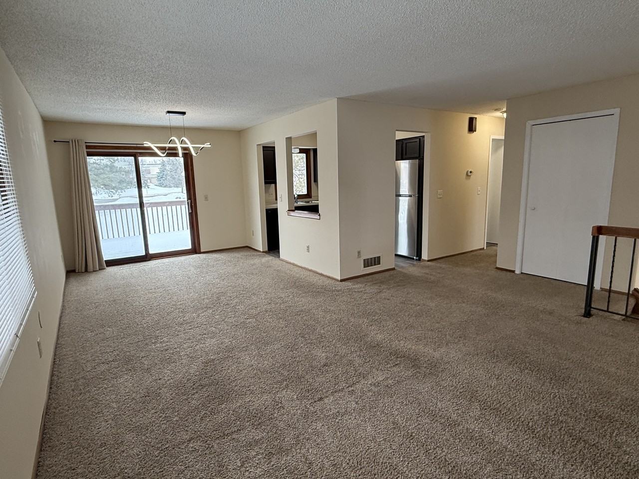 2528 Birchview Ln - Photo 4 of 31