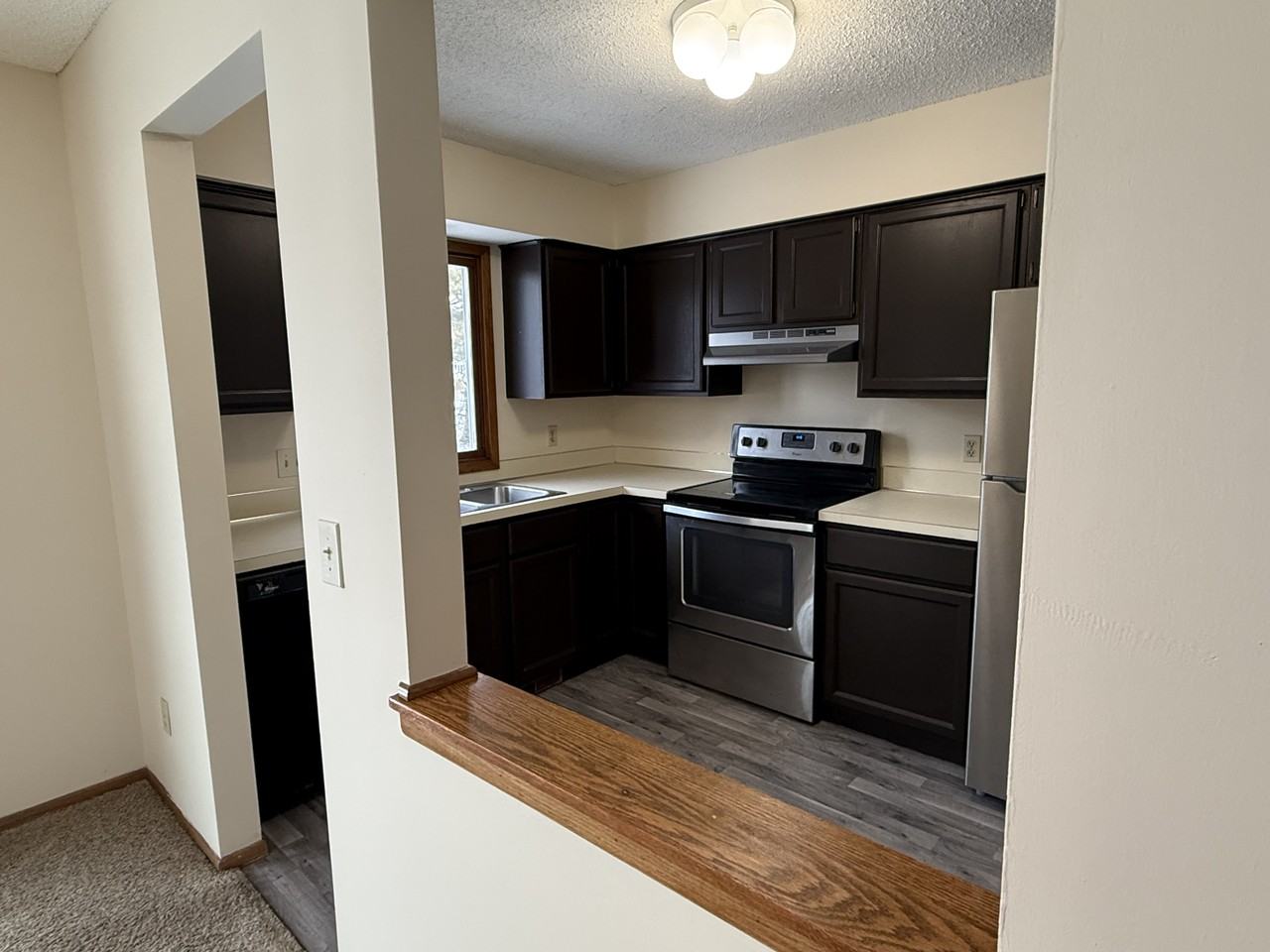 2528 Birchview Ln - Photo 7 of 31