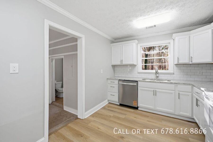 119 Glen Iris Dr - Photo 7 of 21