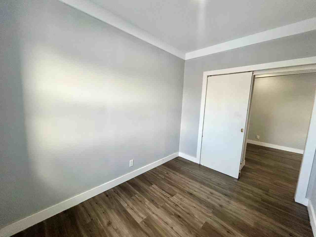 246 Wharncliffe Rd S #1 - Photo 2 of 9