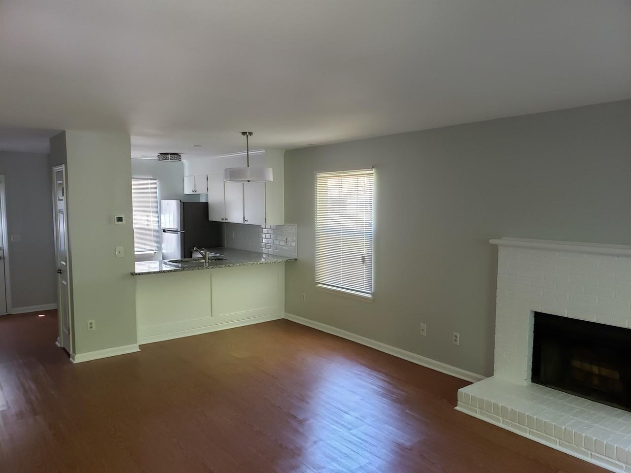 3908 Briarhill Dr - Photo 4 of 10