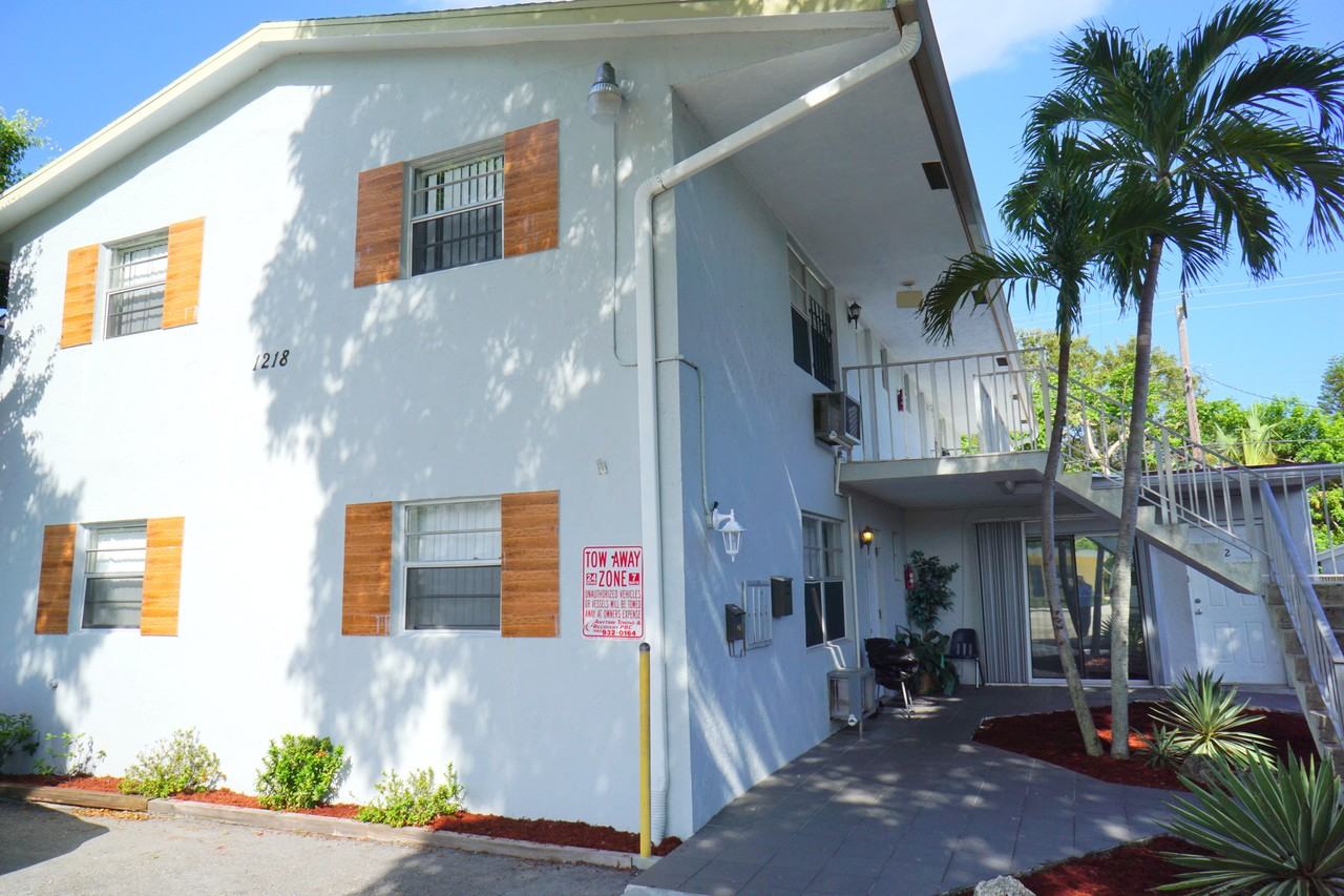 1218 South Federal Highway #2 - Photo 3 of 24