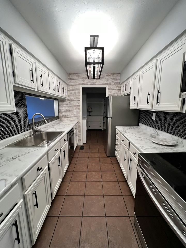 7770 Sterling Place - Photo 4 of 12