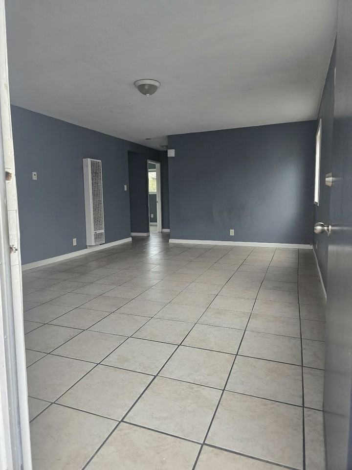 1332 Emeric Avenue - Photo 5 of 6