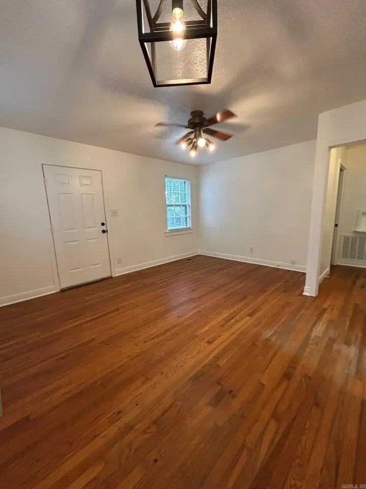 204 N Tyler St - Photo 6 of 11