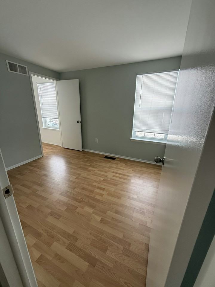 6909 Harvard Ln - Photo 4 of 10