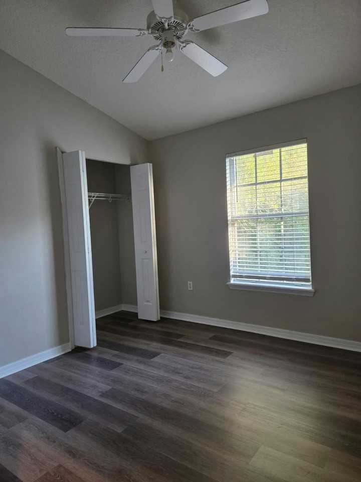 27707 Pleasure Ride Loop, Unit Townhome - Photo 3 of 16