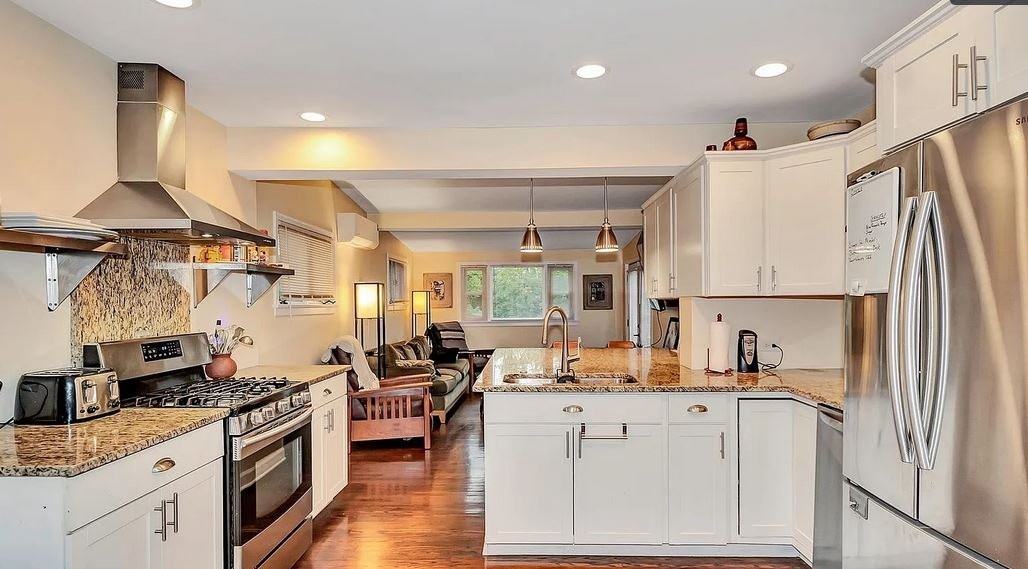 4050 Harvard Ter - Photo 7 of 10