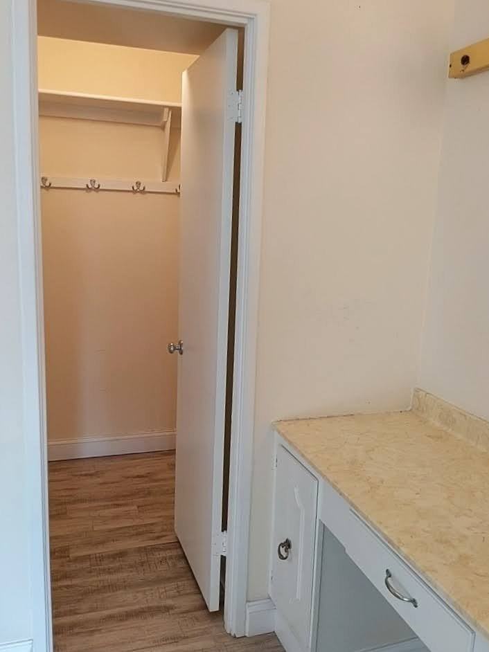 205 Yoakum Parkway, Unit 421 - Photo 4 of 17