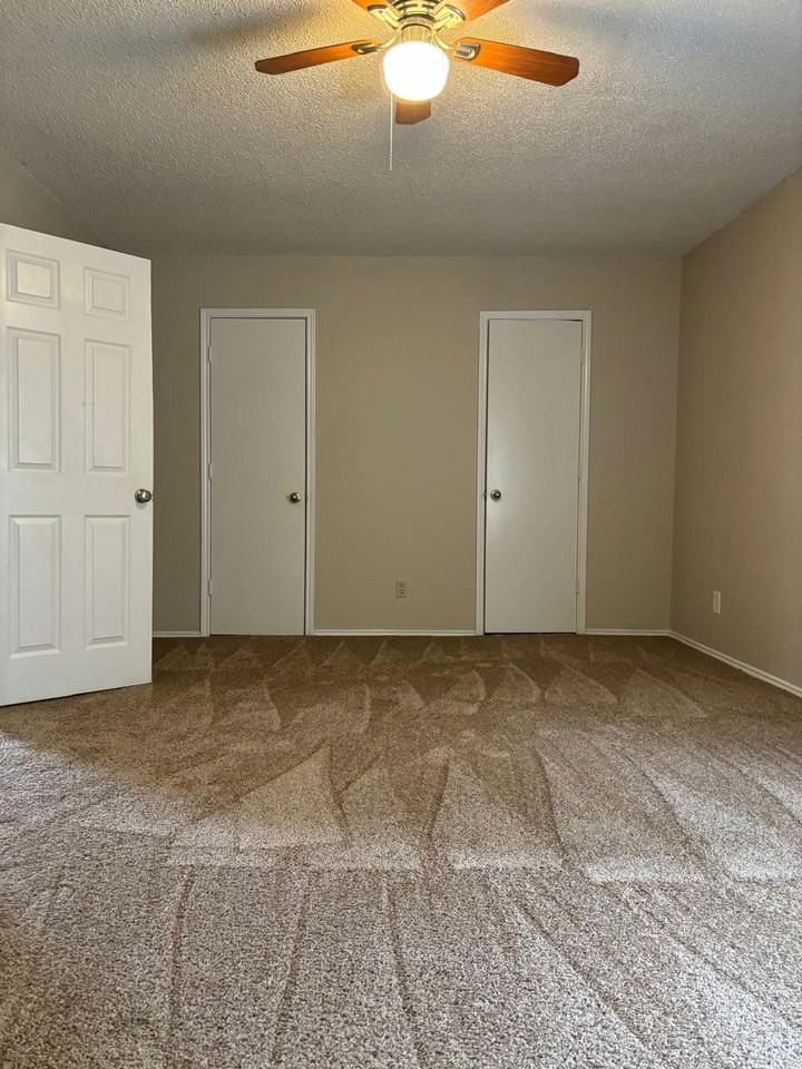 8117 Foxfire Lane, Unit C - Photo 5 of 30