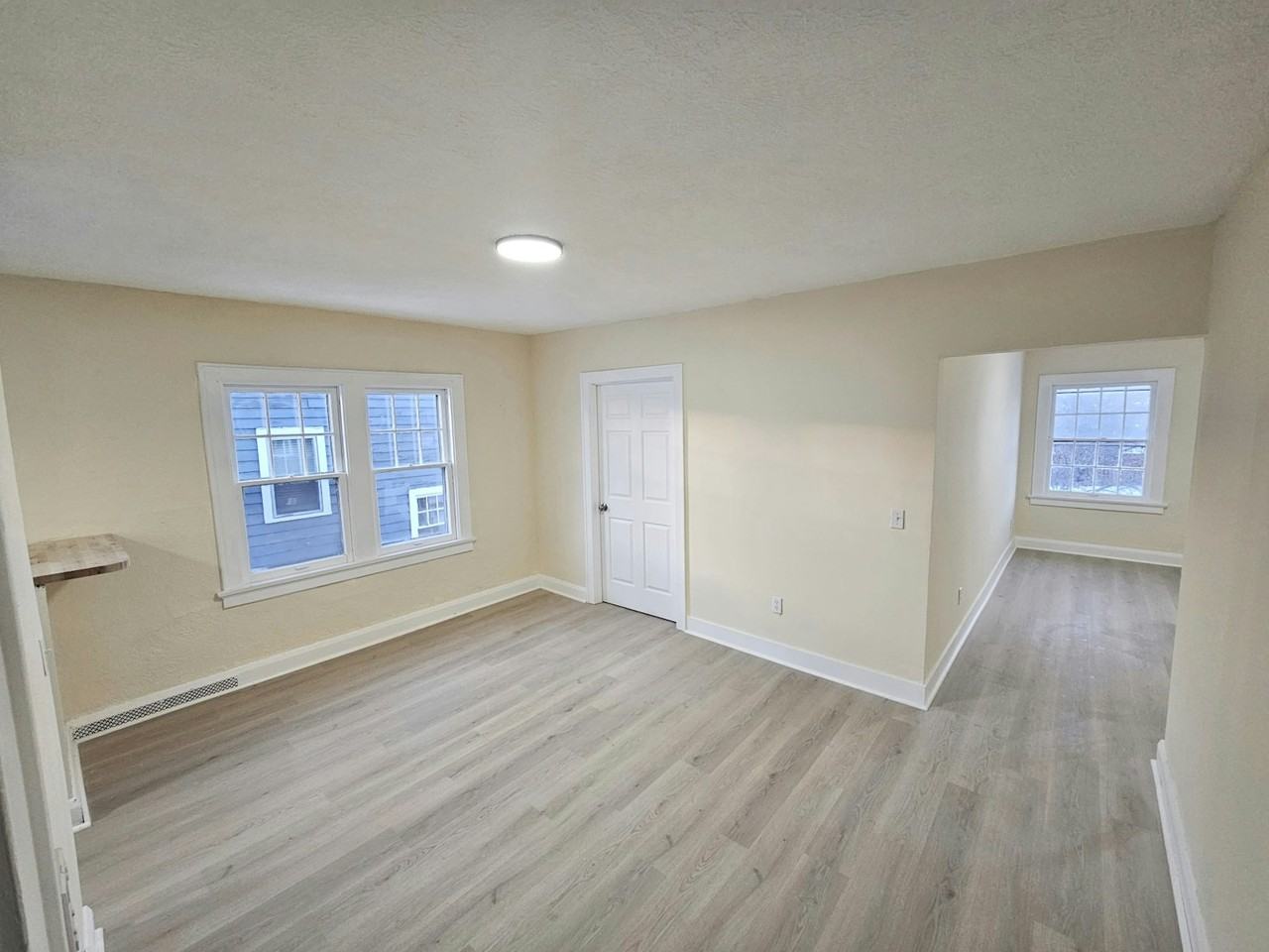 1923 Freeman Street, Unit Upper - Photo 3 of 9