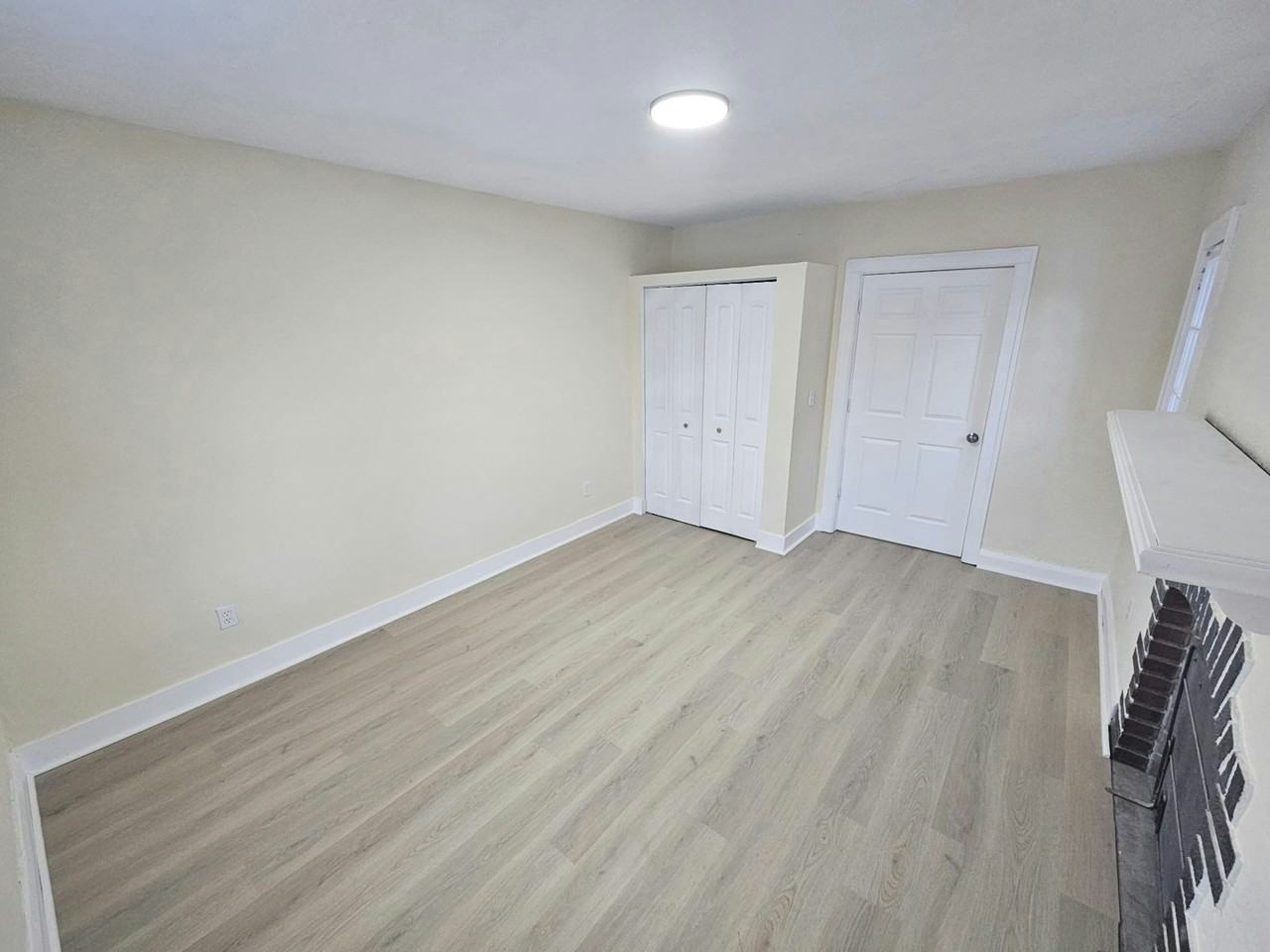 1923 Freeman Street, Unit Upper - Photo 5 of 9