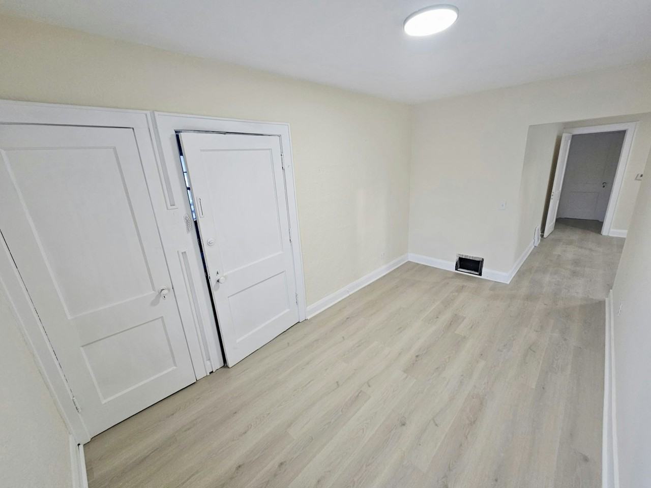 1923 Freeman Street, Unit Upper - Photo 6 of 9