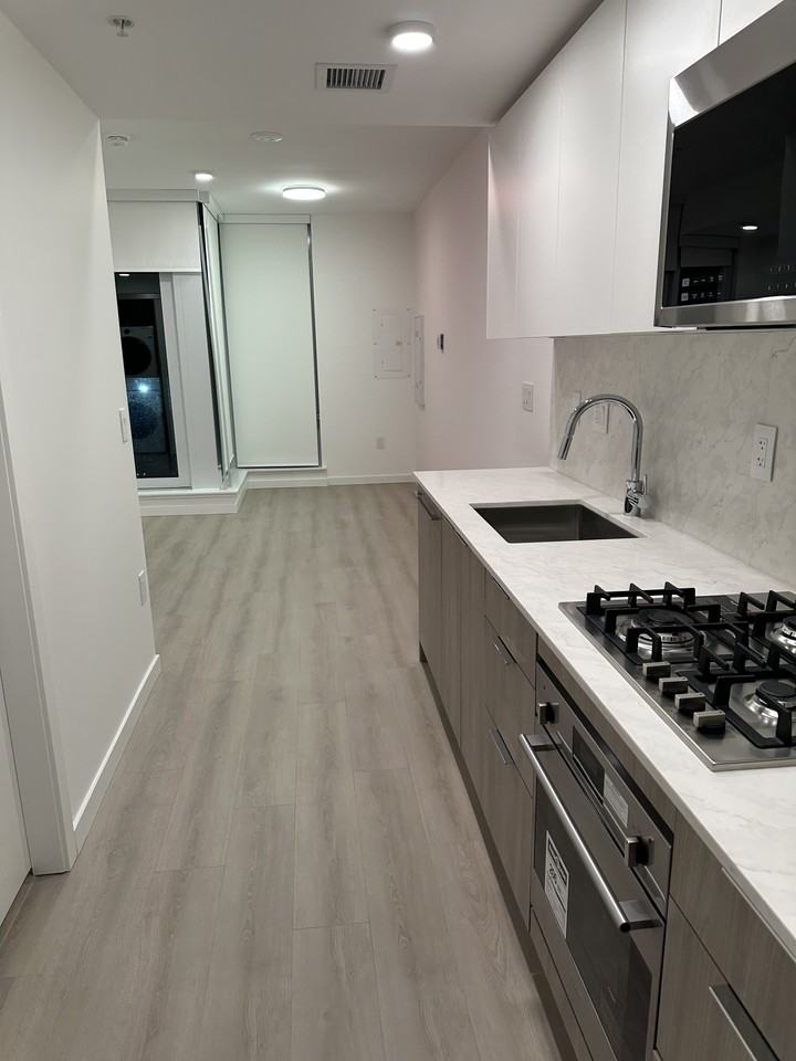 10333 133 Street #416 - Photo 7 of 35