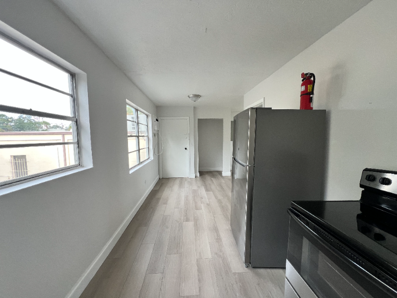 1225 E New Haven Ave #204 - Photo 6 of 13