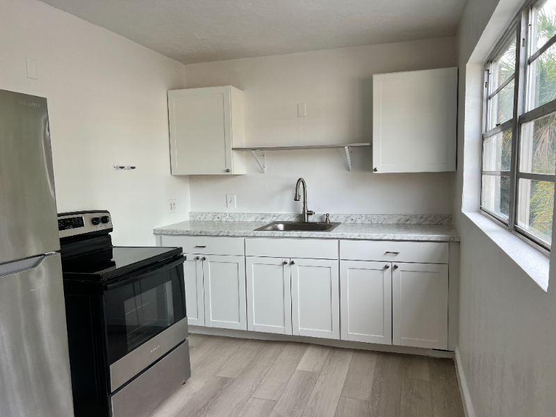 1225 E New Haven Ave #204 - Photo 7 of 13