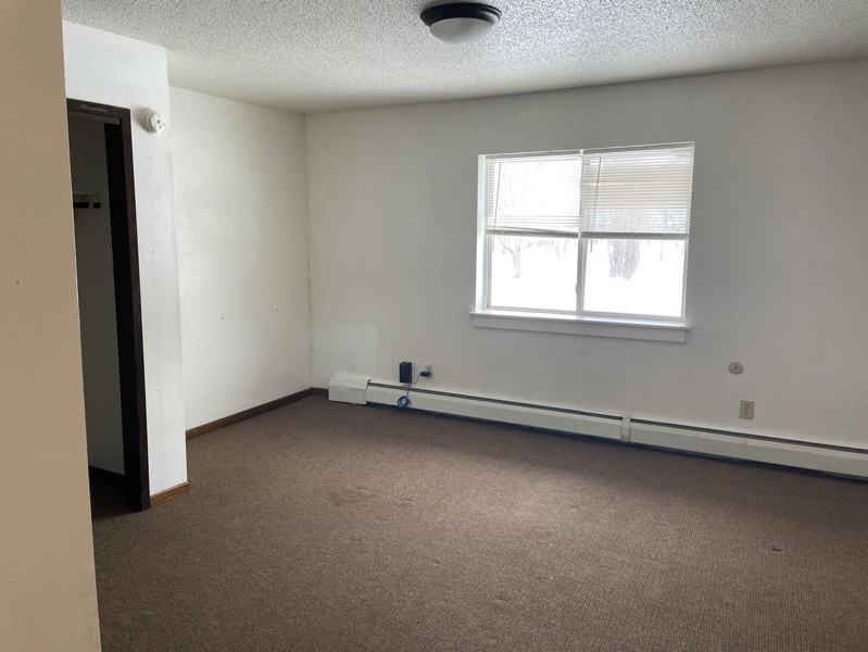 320 Oak Ave N #211 - Photo 4 of 5