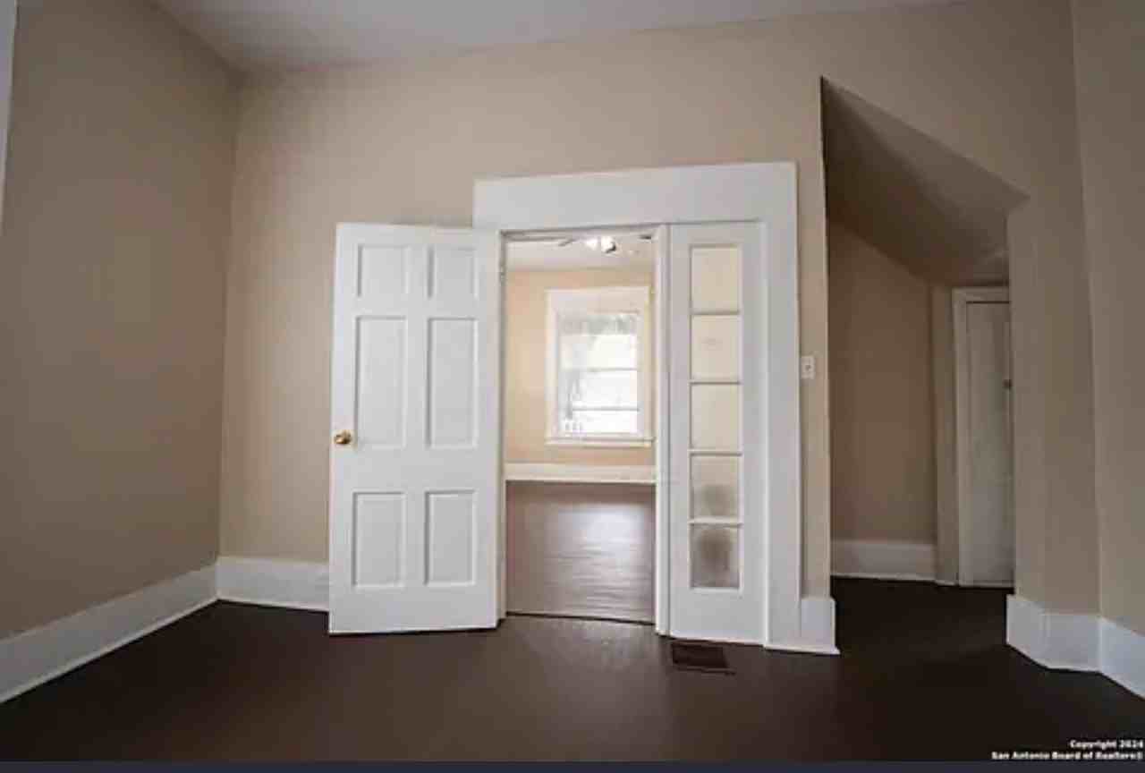 622 W Russell Pl #1 - Photo 7 of 28