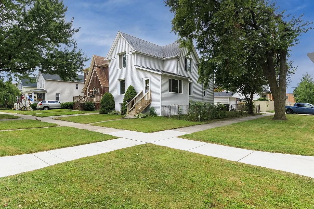 667 Pine St #1 - Photo 2 of 17