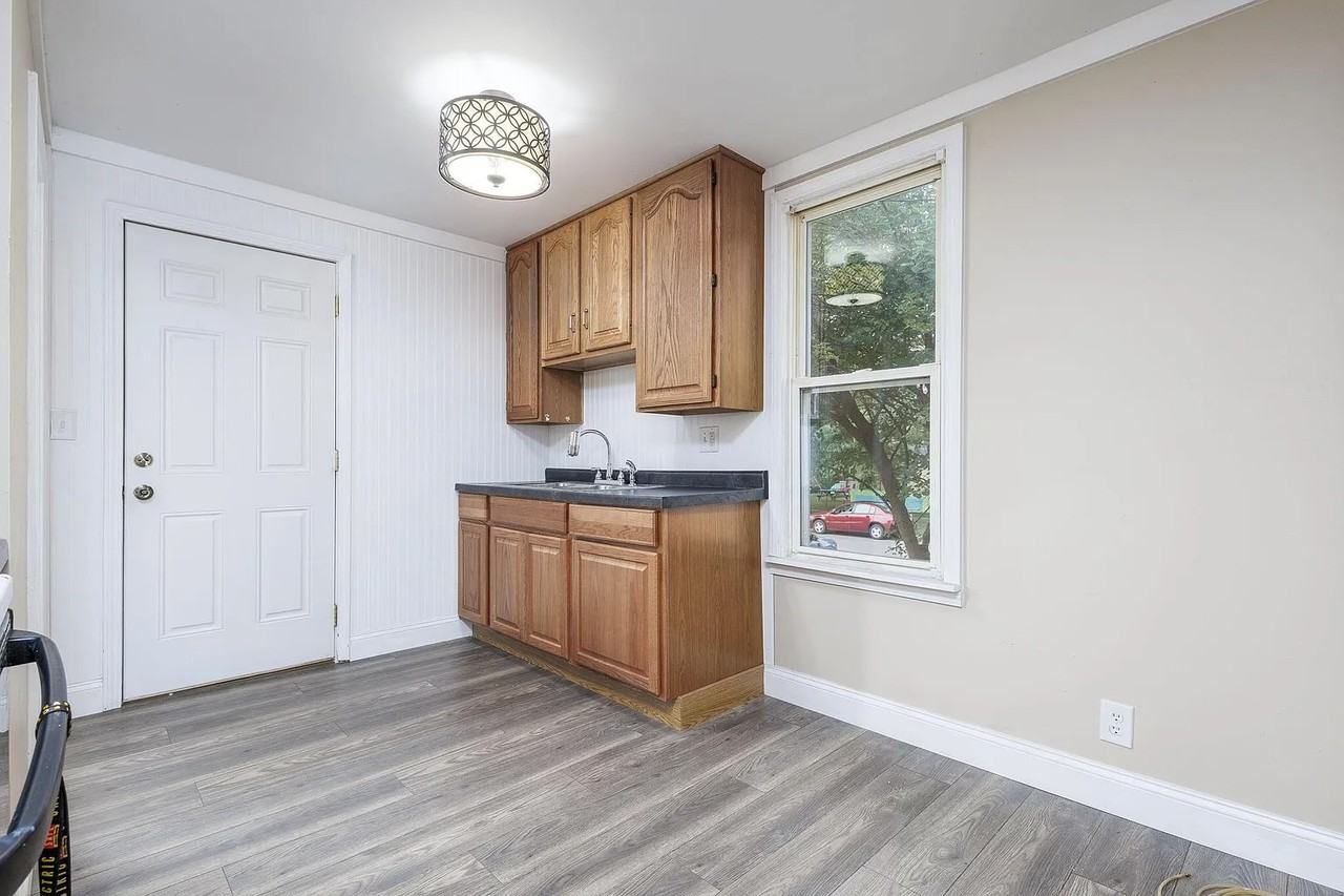 667 Pine St #1 - Photo 6 of 17
