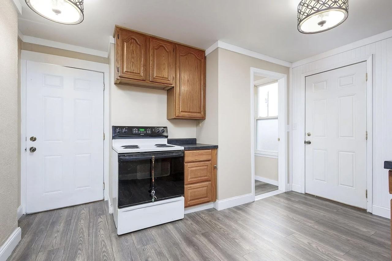 667 Pine St #1 - Photo 7 of 17