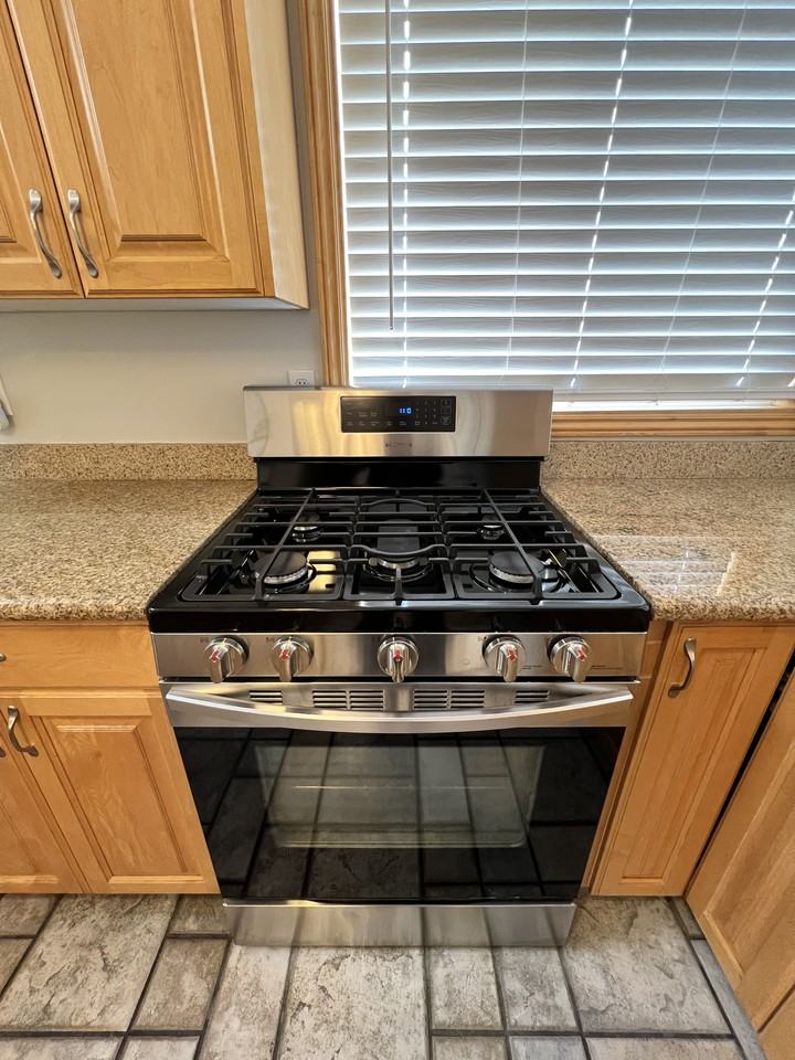 1315 S 175 E #B - Photo 4 of 12