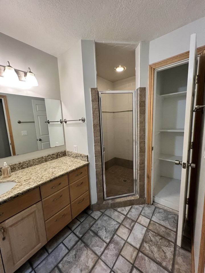 1315 S 175 E #B - Photo 5 of 12