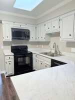 featured image of 1306 Leaside Ln #NA