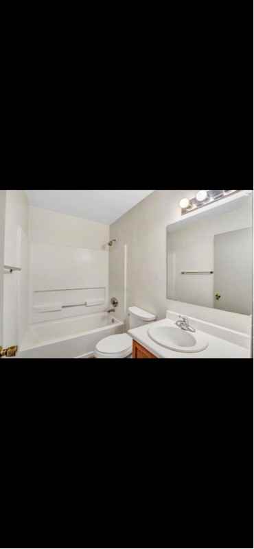 406 E Adams St - Photo 6 of 15