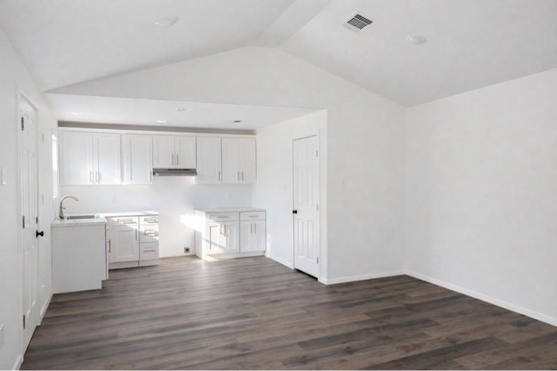 1406 Blair St - Photo 3 of 8