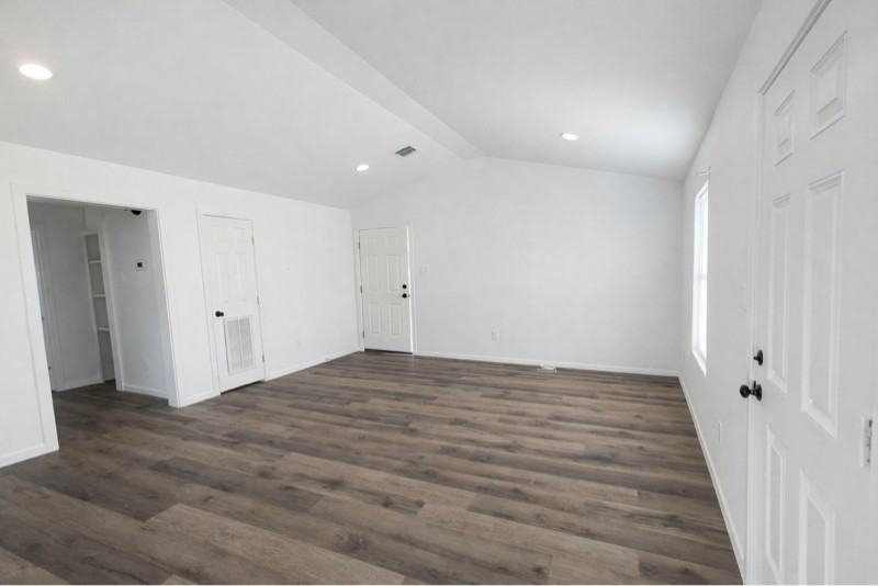 1406 Blair St - Photo 4 of 8