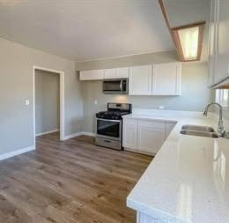 43858 Rimvale Ave - Photo 3 of 4