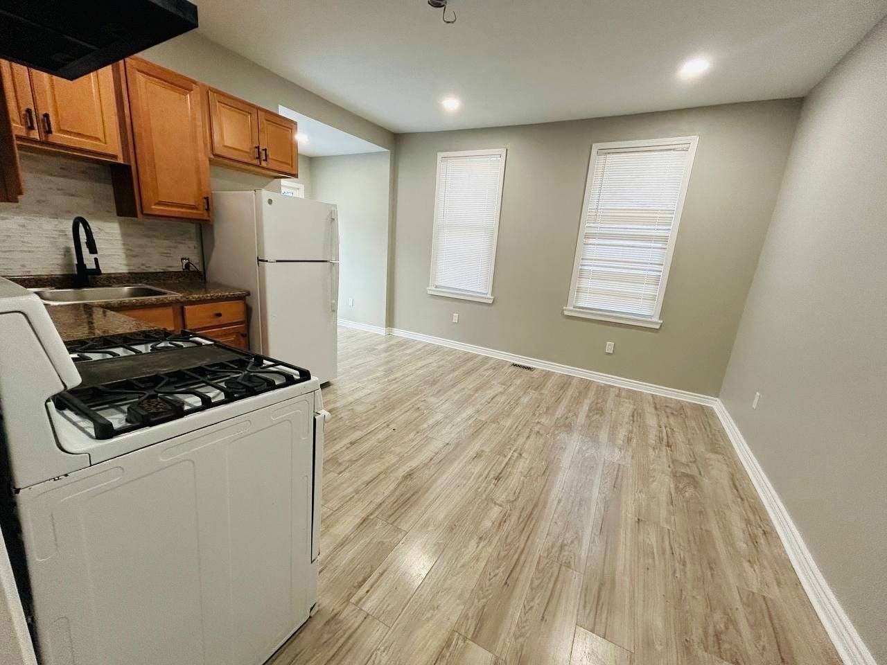 541 Roseland Ave #B - Photo 2 of 8