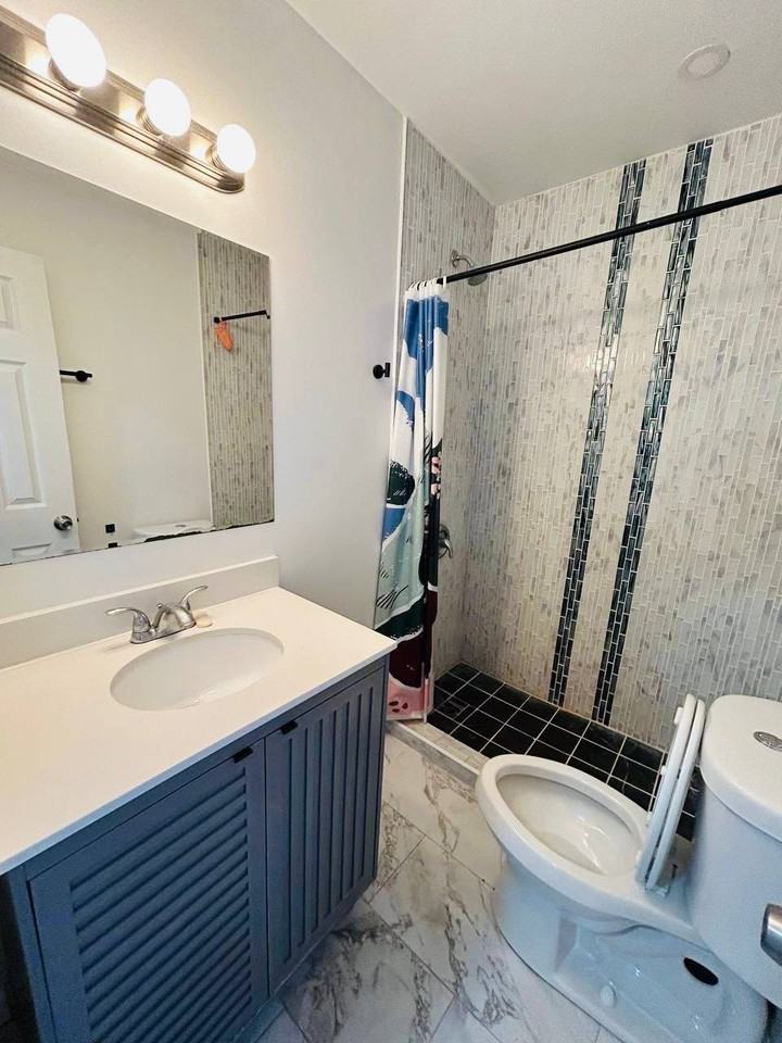 541 Roseland Ave #B - Photo 3 of 8